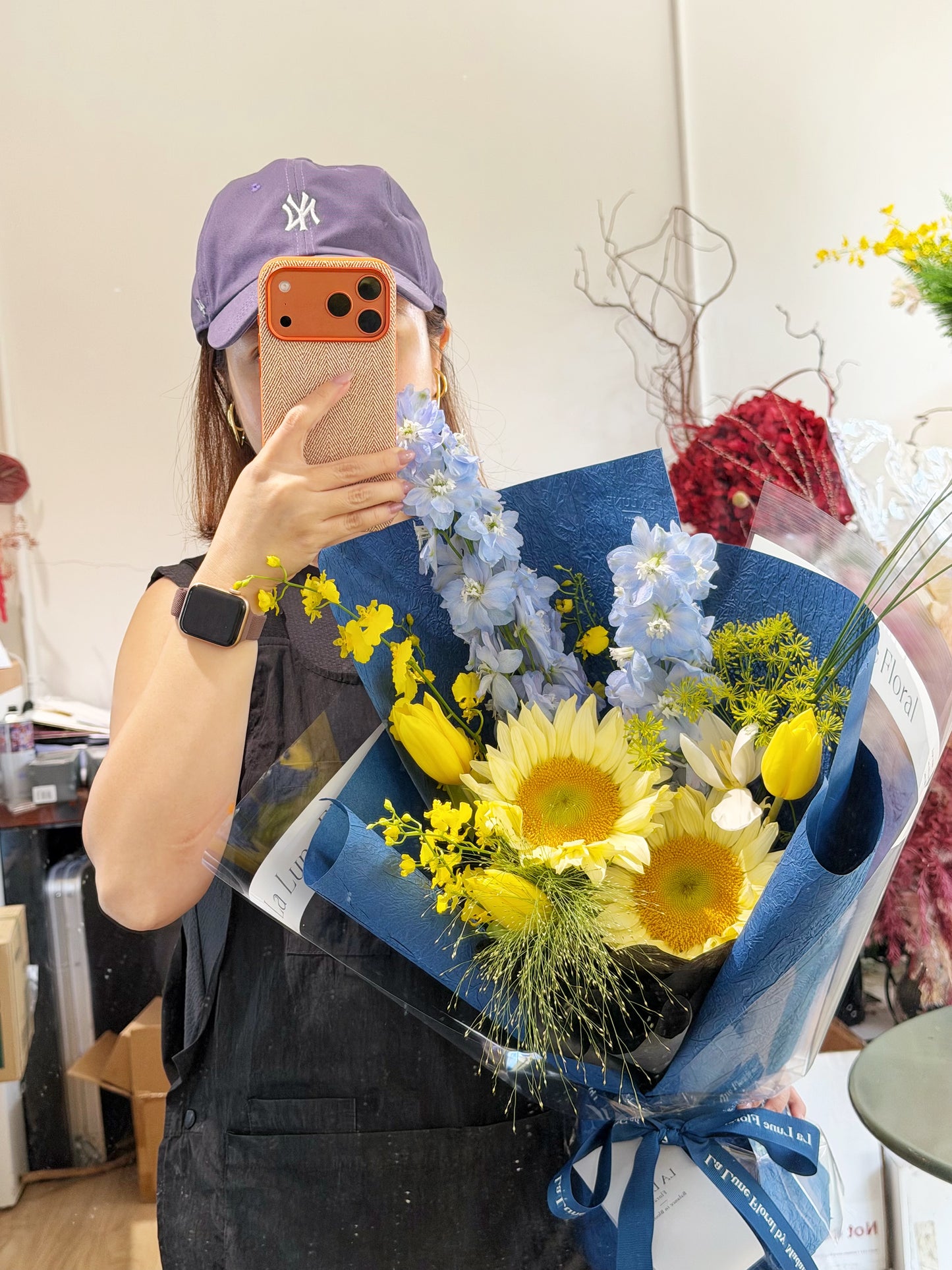 「Starry Night」【Size Regular】 - Omakase(Florist Choice)Blue & Yellow Theme