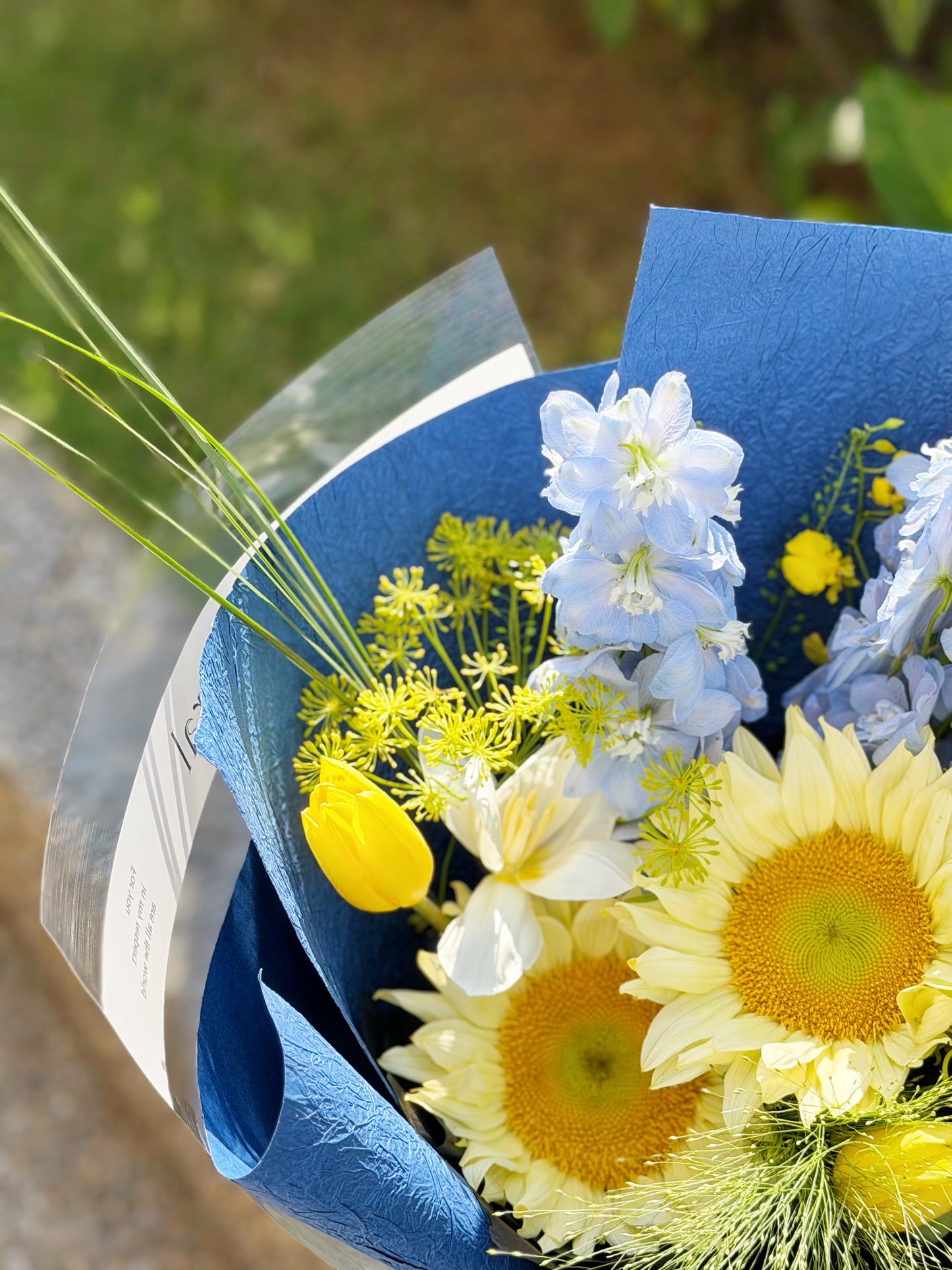 「Starry Night」【Size Regular】 - Omakase(Florist Choice)Blue & Yellow Theme