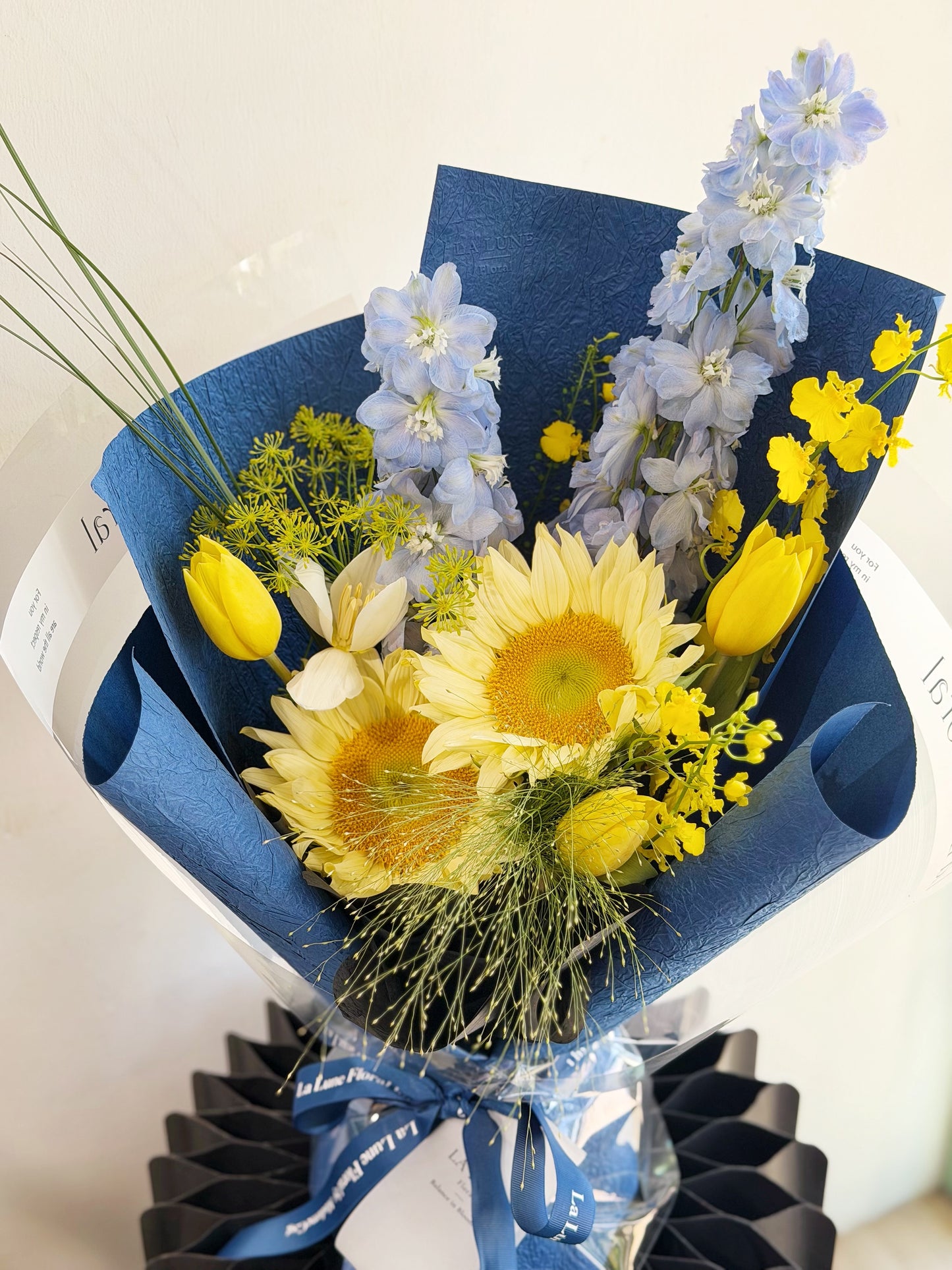 「Starry Night」【Size Regular】 - Omakase(Florist Choice)Blue & Yellow Theme