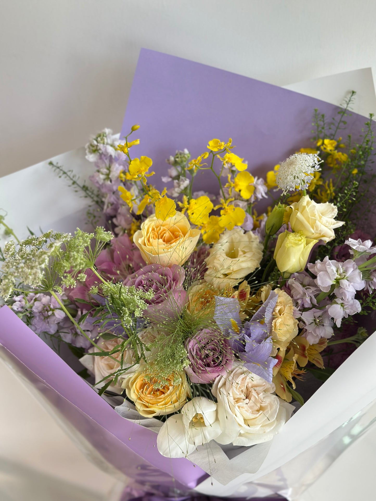 Midnight In Paris - Omakase（Florist Choice）Purple&Yellow Theme M Size Deluxe】
