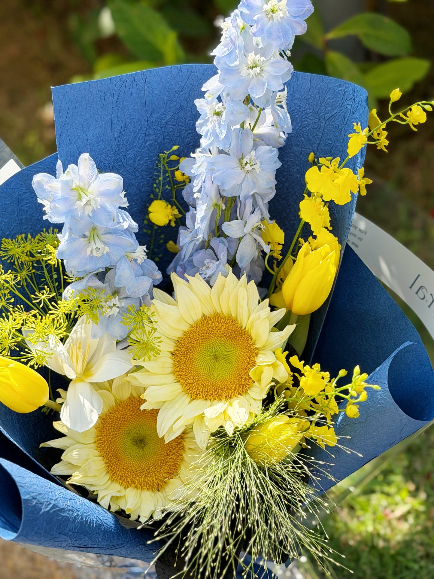 「Starry Night」【Size Regular】 - Omakase(Florist Choice)Blue & Yellow Theme