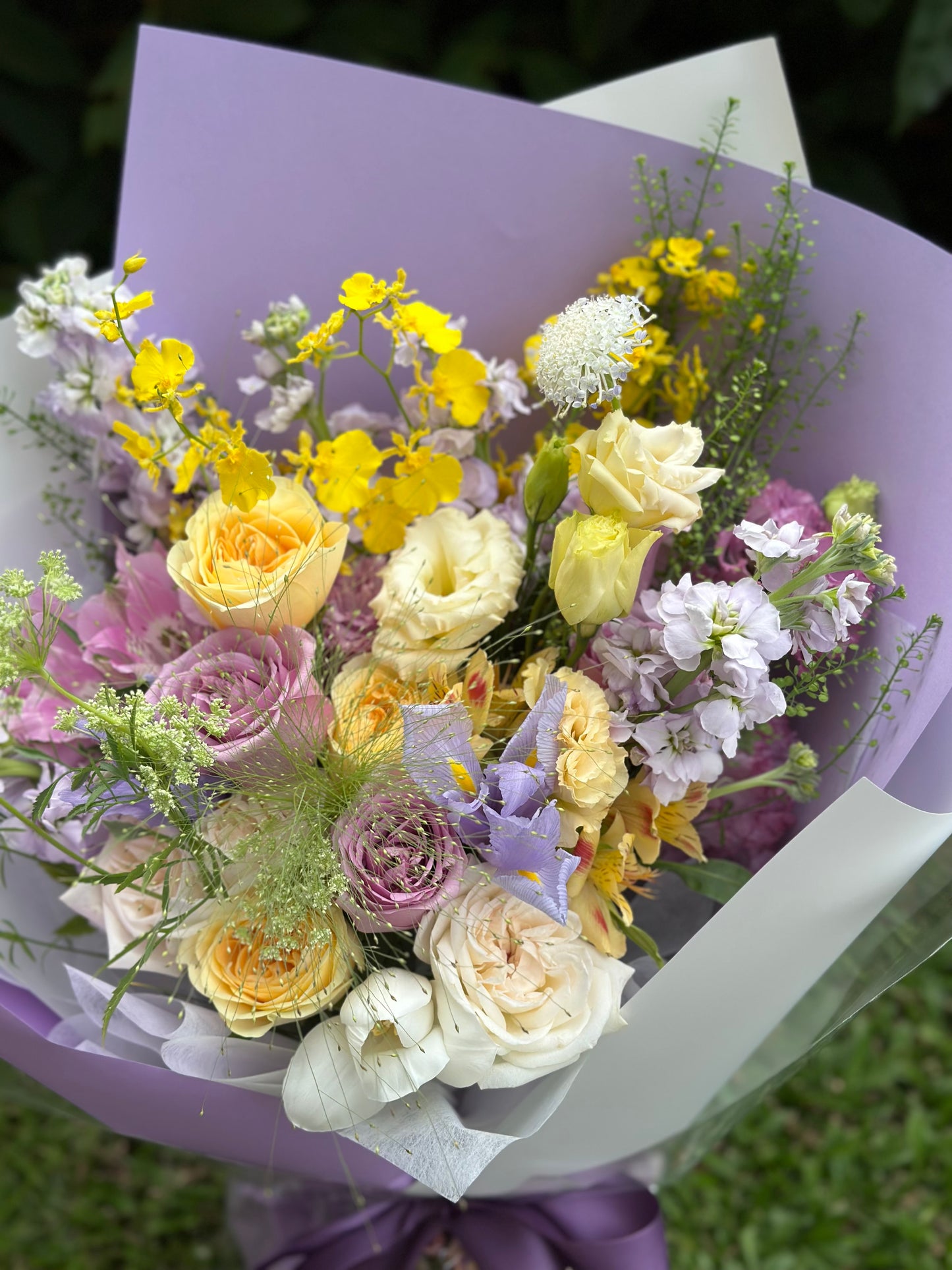 Midnight In Paris - Omakase（Florist Choice）Purple&Yellow Theme M Size Deluxe】
