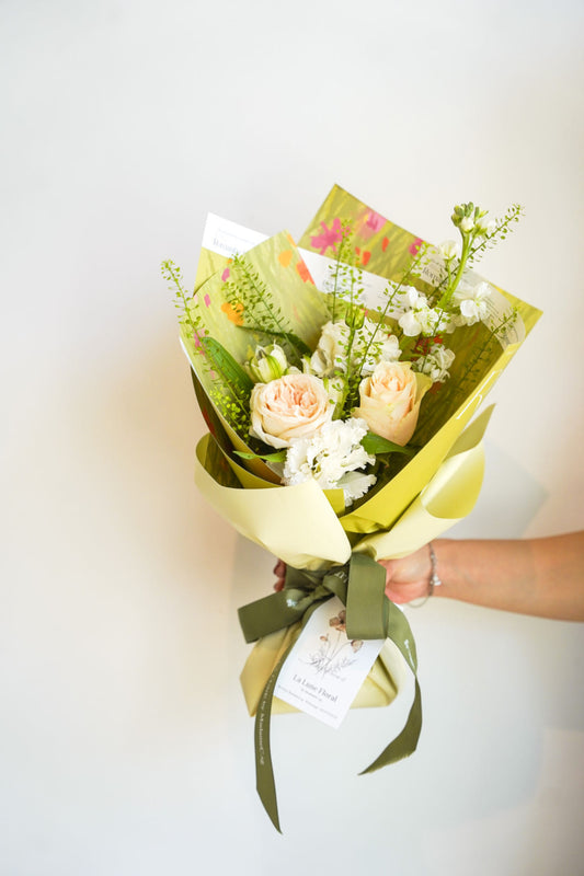 「Summer Dream」【Size Petite】Omakase（Florist Choice）Bouquet -Green&White Color Theme