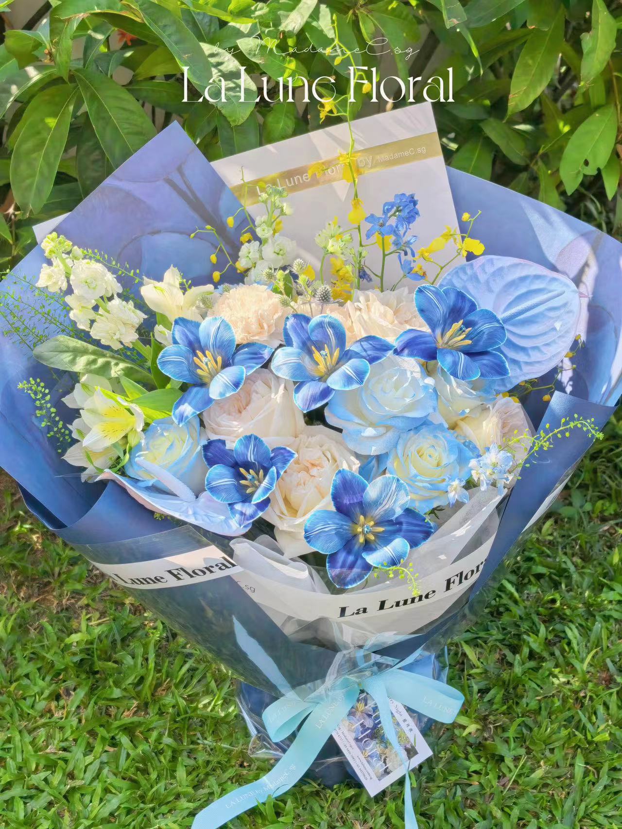 「The Starry Night」【Size M】 - Omakase(Florist Choice)Blue & White Theme
