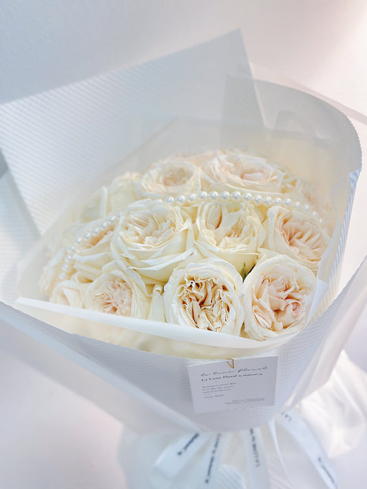 Elegance White O'hara Roses Bouquet （19 stk）