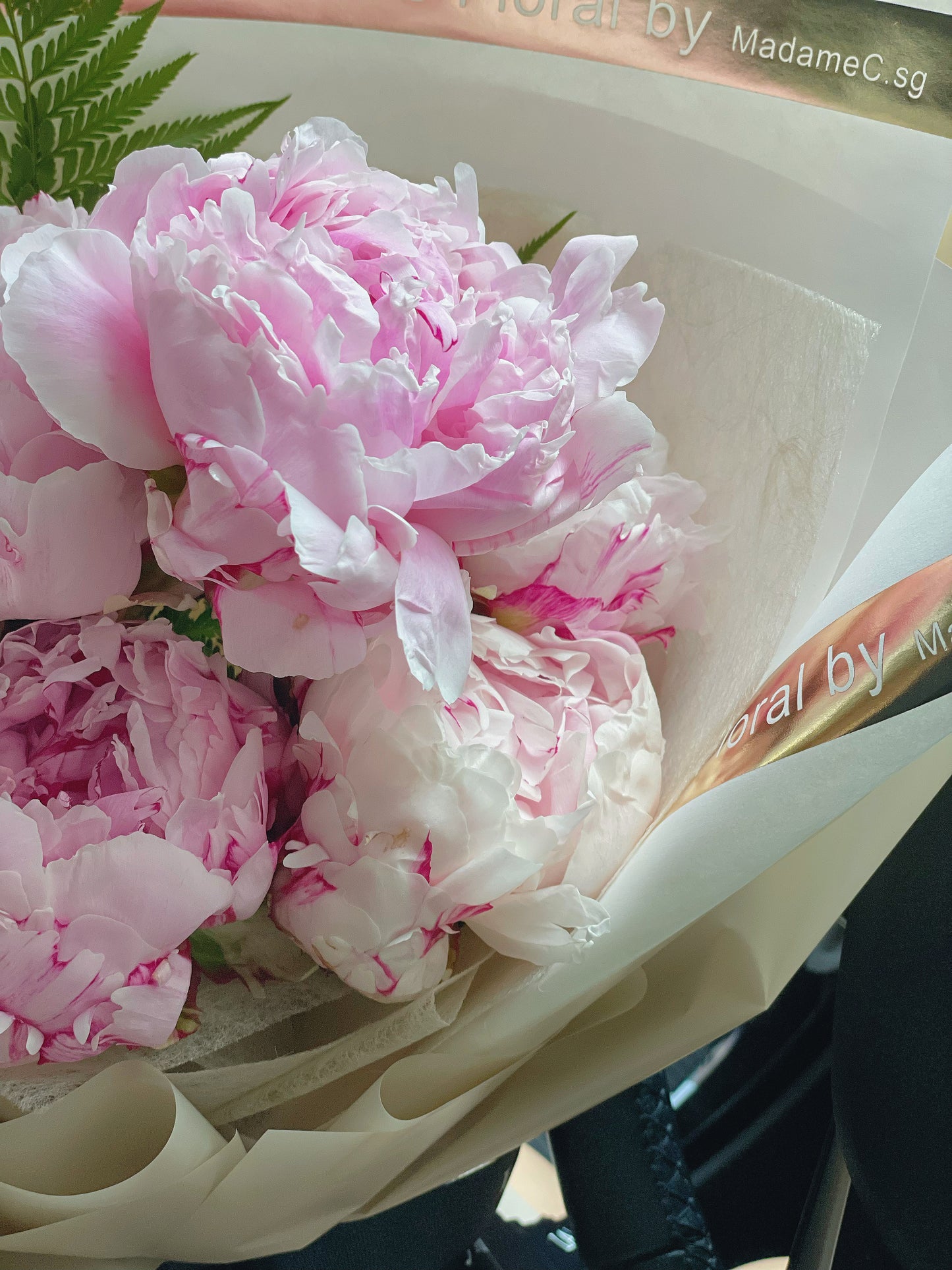 Sarah Peonies Bouquet （6 stk）