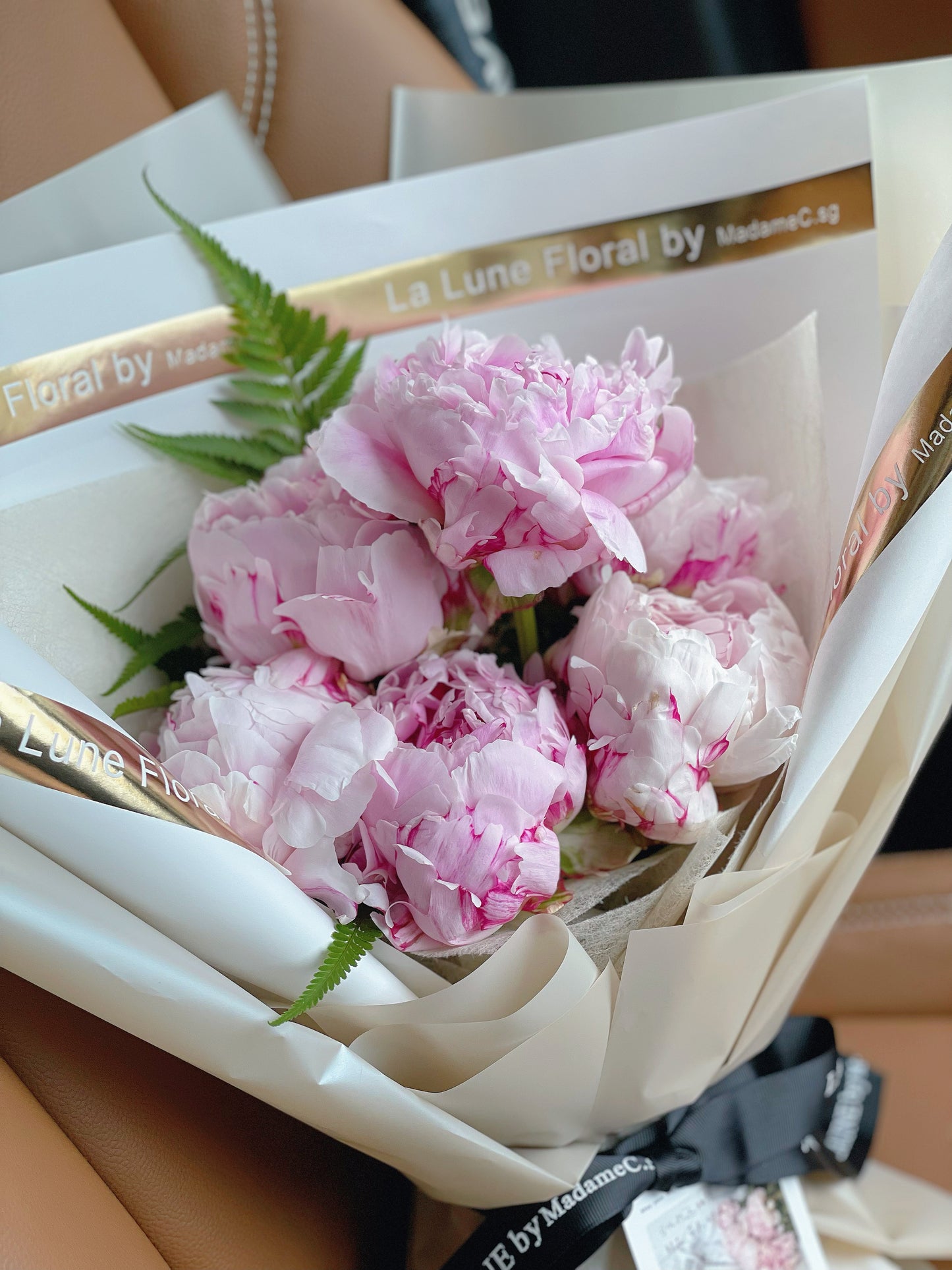 Sarah Peonies Bouquet （6 stk）